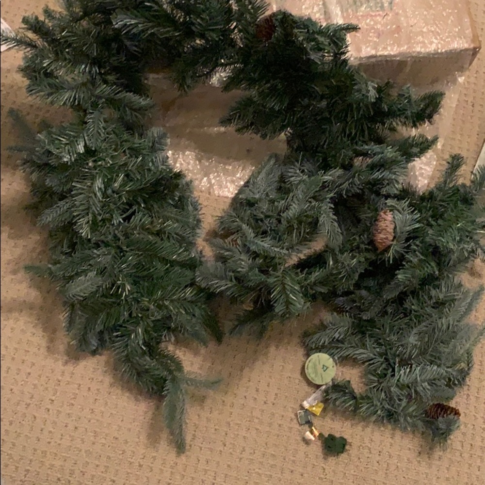 🚫SOLD🚫 - NIB Pre-Lit Garland - Picture 5 of 6